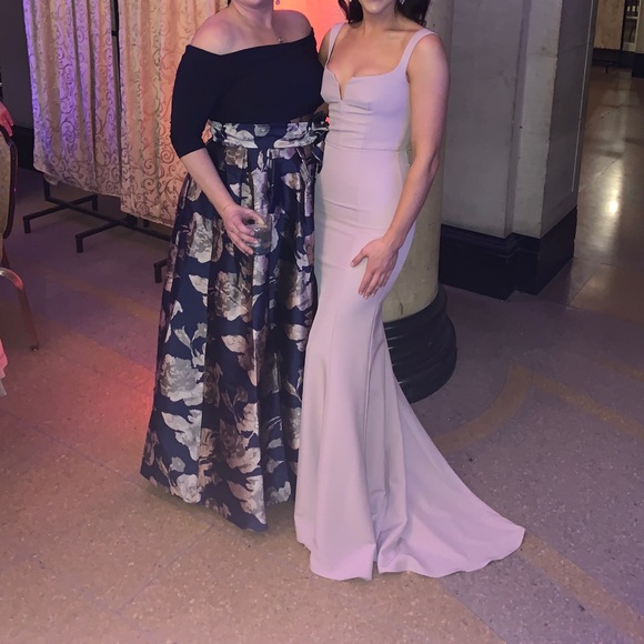 Light mauve gown - Picture 2 of 2